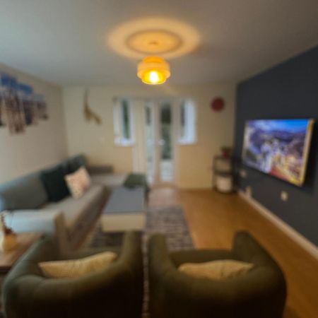 The Vogue Stay, 3 Bedrooms, 2 Bathrooms, Ideal For Jr & Oxford Hospitals, Free Carpark, Conveniently Located For Ring Road Access, 2 Miles From Oxford City Centre Easy Car & Bus Route Ngoại thất bức ảnh