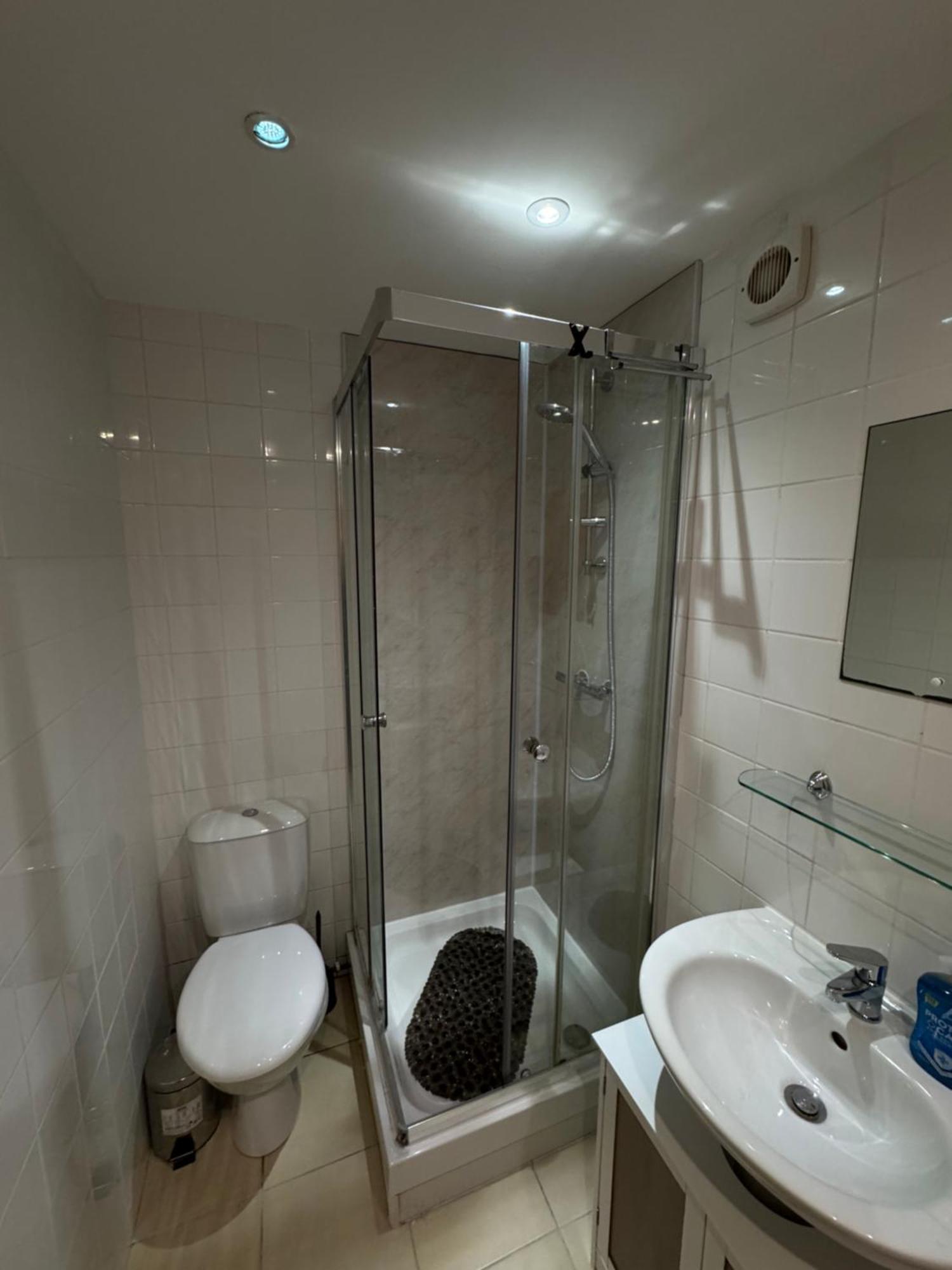 The Vogue Stay, 3 Bedrooms, 2 Bathrooms, Ideal For Jr & Oxford Hospitals, Free Carpark, Conveniently Located For Ring Road Access, 2 Miles From Oxford City Centre Easy Car & Bus Route Ngoại thất bức ảnh