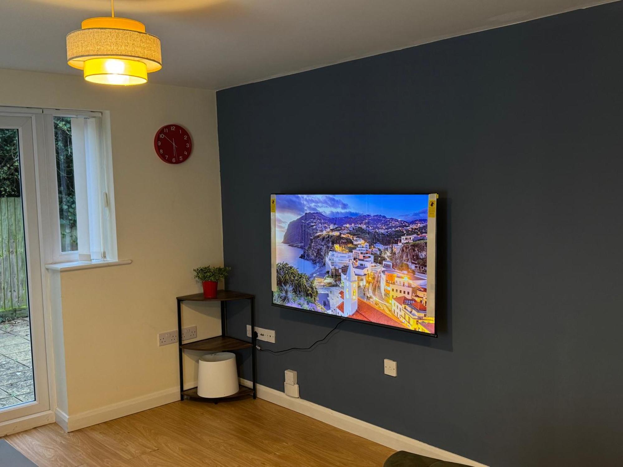 The Vogue Stay, 3 Bedrooms, 2 Bathrooms, Ideal For Jr & Oxford Hospitals, Free Carpark, Conveniently Located For Ring Road Access, 2 Miles From Oxford City Centre Easy Car & Bus Route Ngoại thất bức ảnh
