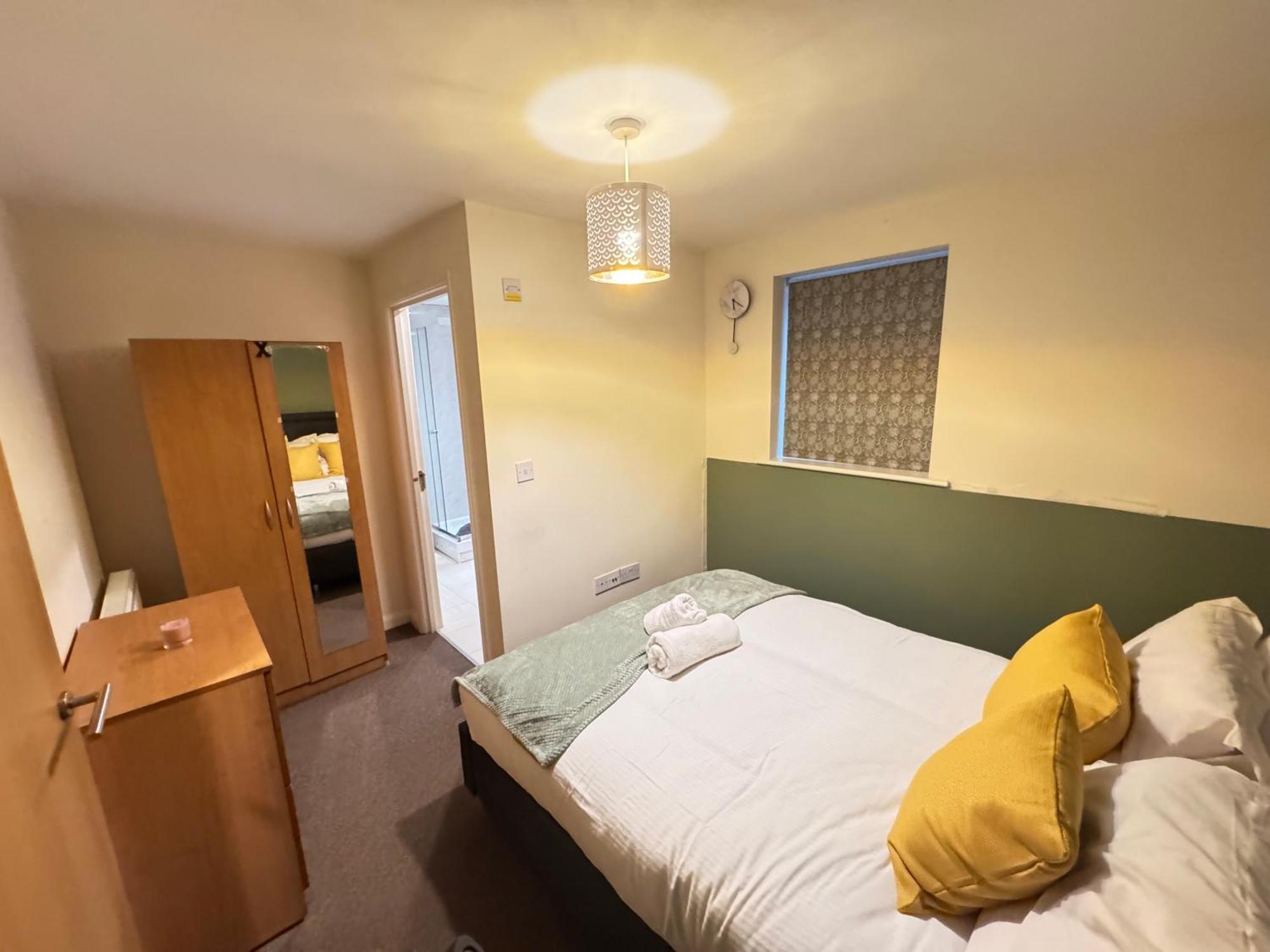 The Vogue Stay, 3 Bedrooms, 2 Bathrooms, Ideal For Jr & Oxford Hospitals, Free Carpark, Conveniently Located For Ring Road Access, 2 Miles From Oxford City Centre Easy Car & Bus Route Ngoại thất bức ảnh