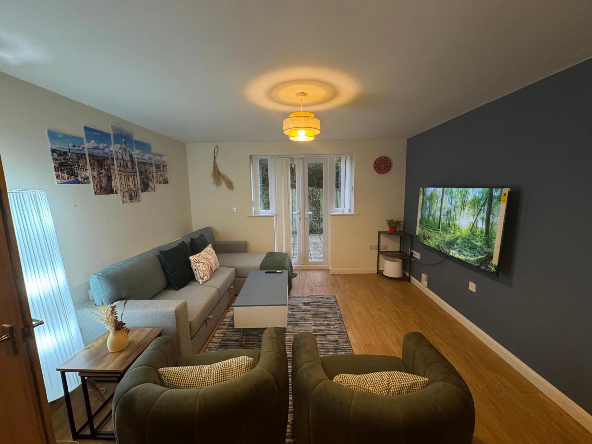 The Vogue Stay, 3 Bedrooms, 2 Bathrooms, Ideal For Jr & Oxford Hospitals, Free Carpark, Conveniently Located For Ring Road Access, 2 Miles From Oxford City Centre Easy Car & Bus Route Ngoại thất bức ảnh