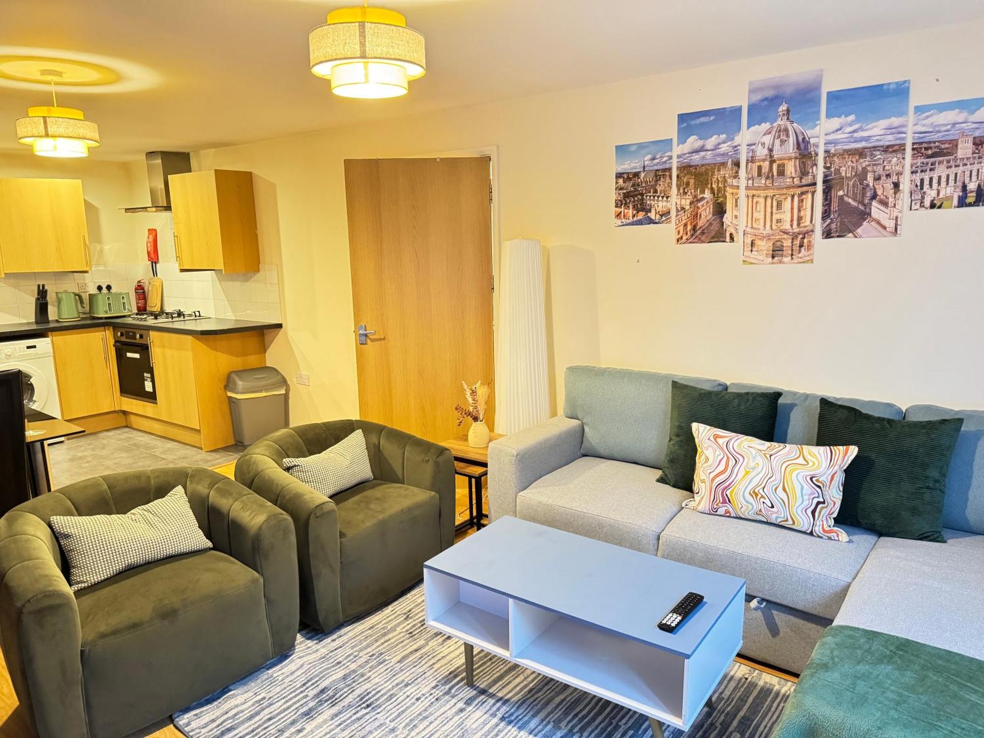 The Vogue Stay, 3 Bedrooms, 2 Bathrooms, Ideal For Jr & Oxford Hospitals, Free Carpark, Conveniently Located For Ring Road Access, 2 Miles From Oxford City Centre Easy Car & Bus Route Ngoại thất bức ảnh