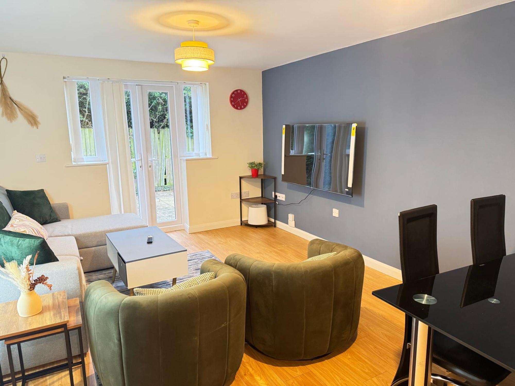 The Vogue Stay, 3 Bedrooms, 2 Bathrooms, Ideal For Jr & Oxford Hospitals, Free Carpark, Conveniently Located For Ring Road Access, 2 Miles From Oxford City Centre Easy Car & Bus Route Ngoại thất bức ảnh