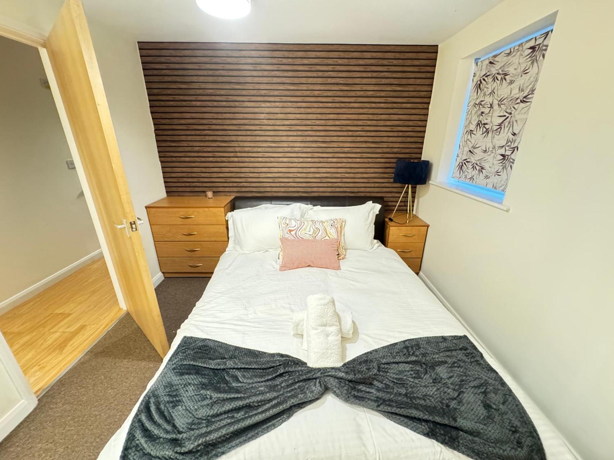The Vogue Stay, 3 Bedrooms, 2 Bathrooms, Ideal For Jr & Oxford Hospitals, Free Carpark, Conveniently Located For Ring Road Access, 2 Miles From Oxford City Centre Easy Car & Bus Route Ngoại thất bức ảnh