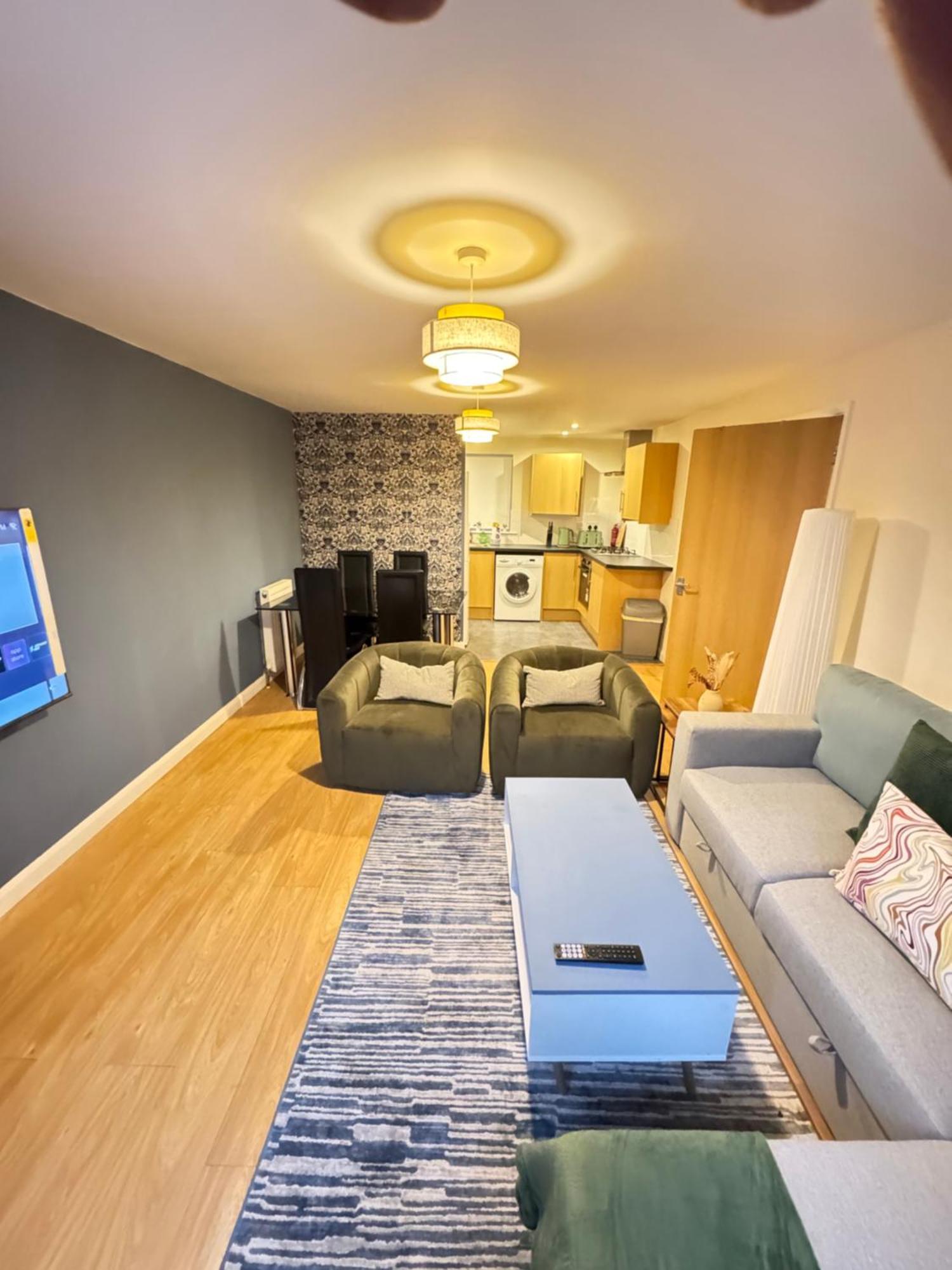 The Vogue Stay, 3 Bedrooms, 2 Bathrooms, Ideal For Jr & Oxford Hospitals, Free Carpark, Conveniently Located For Ring Road Access, 2 Miles From Oxford City Centre Easy Car & Bus Route Ngoại thất bức ảnh