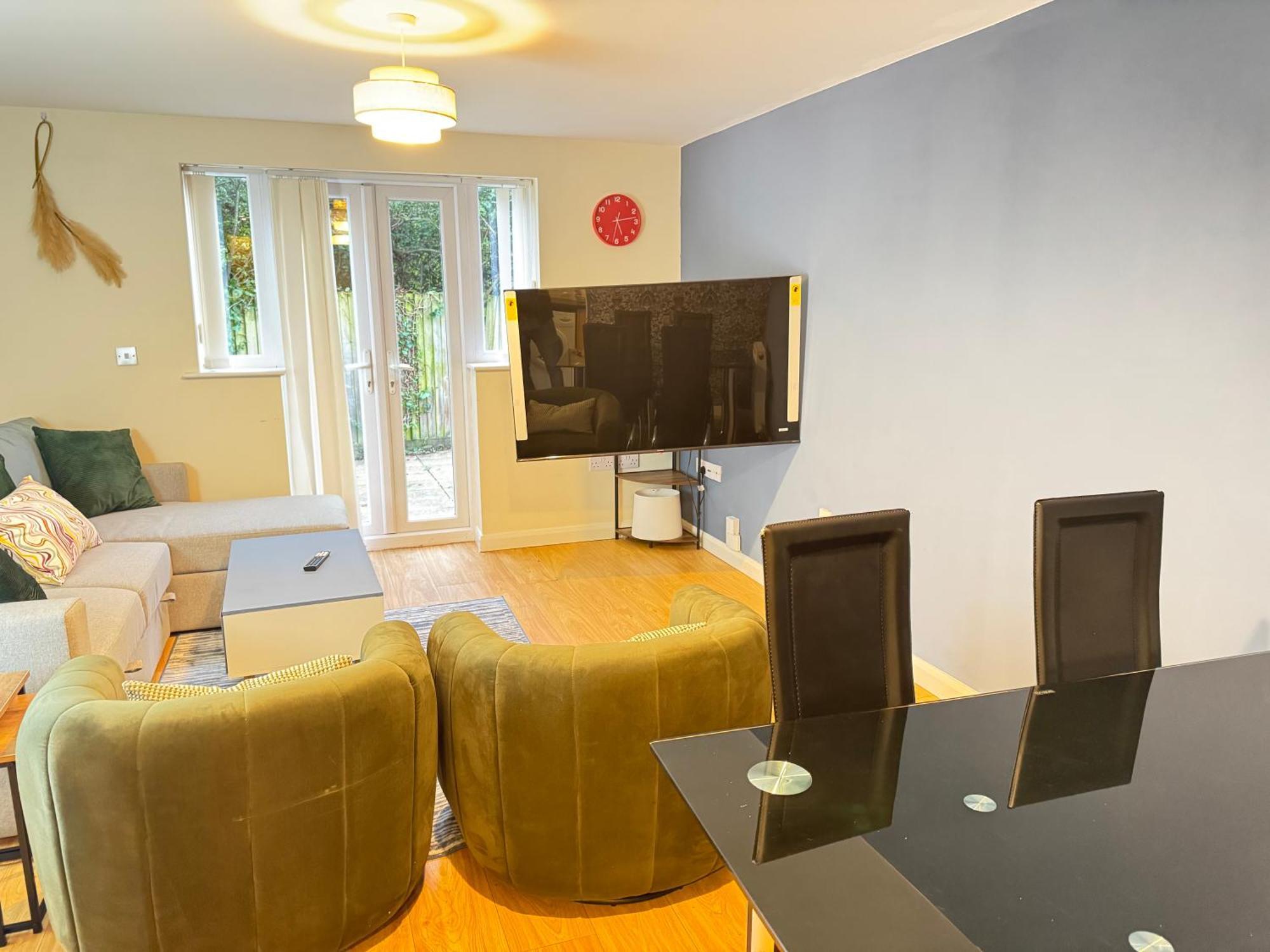 The Vogue Stay, 3 Bedrooms, 2 Bathrooms, Ideal For Jr & Oxford Hospitals, Free Carpark, Conveniently Located For Ring Road Access, 2 Miles From Oxford City Centre Easy Car & Bus Route Ngoại thất bức ảnh