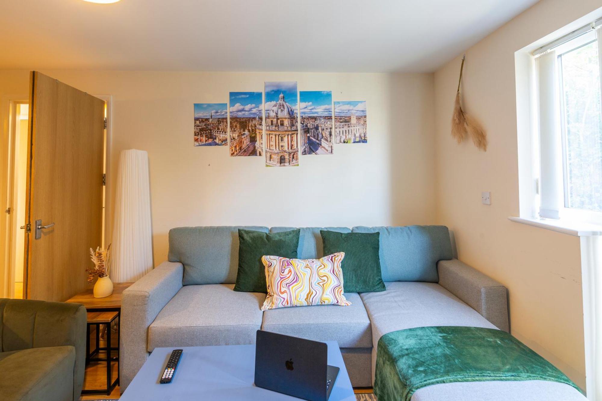 The Vogue Stay, 3 Bedrooms, 2 Bathrooms, Ideal For Jr & Oxford Hospitals, Free Carpark, Conveniently Located For Ring Road Access, 2 Miles From Oxford City Centre Easy Car & Bus Route Ngoại thất bức ảnh