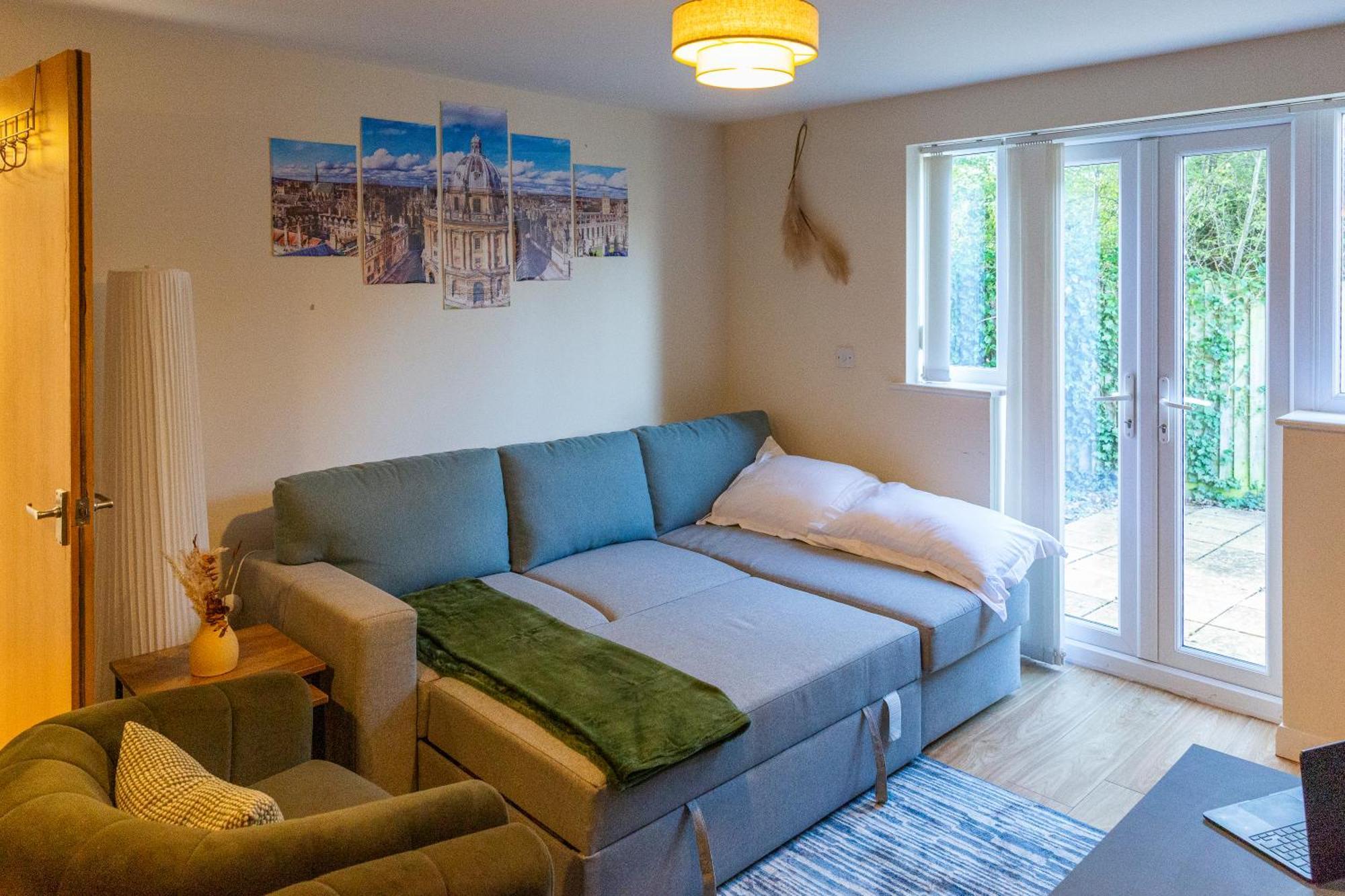 The Vogue Stay, 3 Bedrooms, 2 Bathrooms, Ideal For Jr & Oxford Hospitals, Free Carpark, Conveniently Located For Ring Road Access, 2 Miles From Oxford City Centre Easy Car & Bus Route Ngoại thất bức ảnh