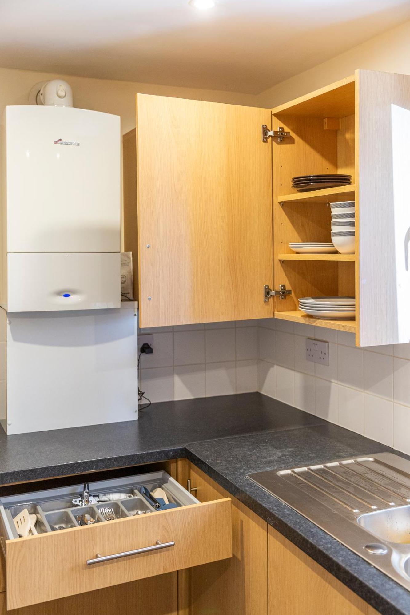 The Vogue Stay, 3 Bedrooms, 2 Bathrooms, Ideal For Jr & Oxford Hospitals, Free Carpark, Conveniently Located For Ring Road Access, 2 Miles From Oxford City Centre Easy Car & Bus Route Ngoại thất bức ảnh