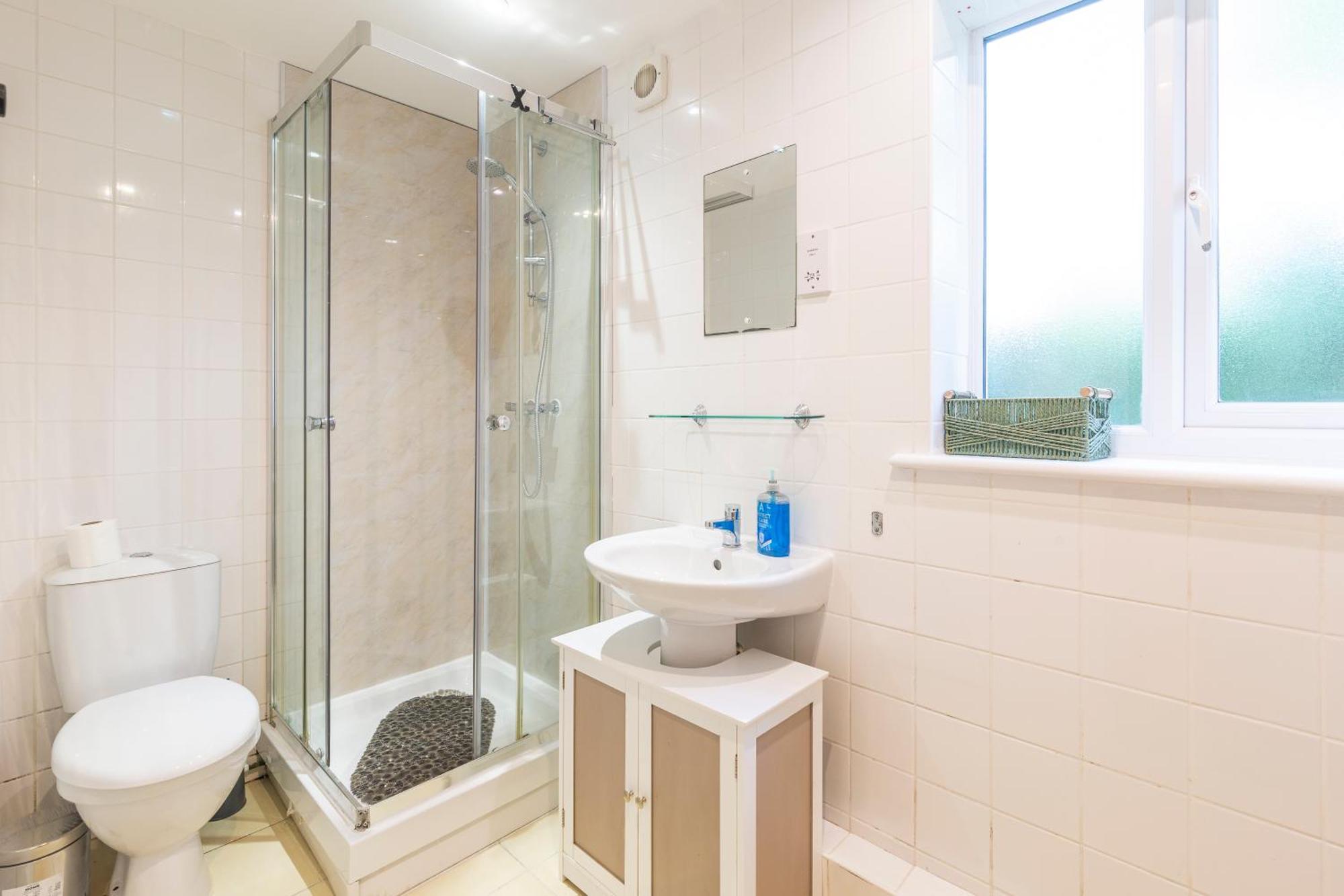 The Vogue Stay, 3 Bedrooms, 2 Bathrooms, Ideal For Jr & Oxford Hospitals, Free Carpark, Conveniently Located For Ring Road Access, 2 Miles From Oxford City Centre Easy Car & Bus Route Ngoại thất bức ảnh