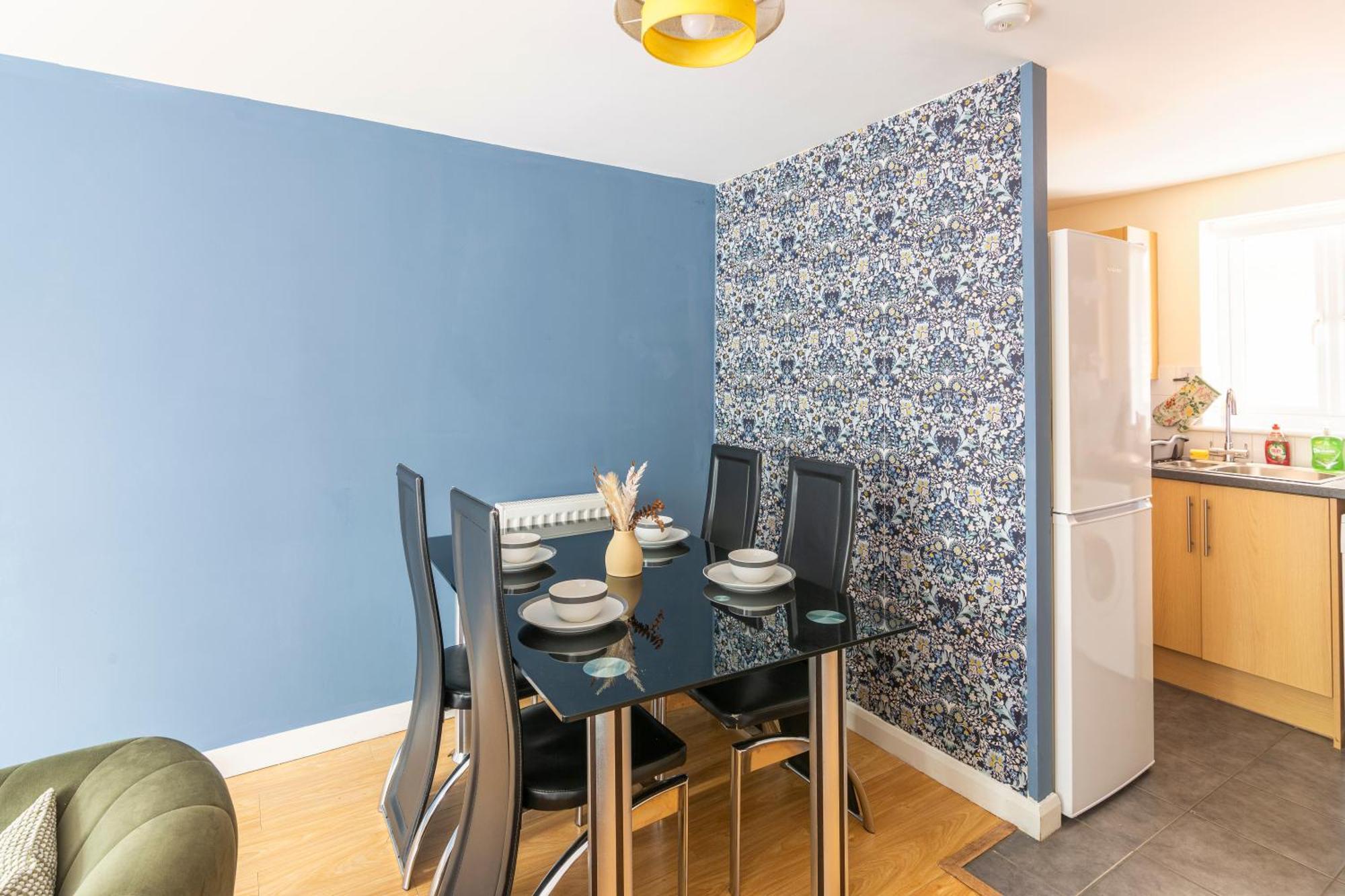 The Vogue Stay, 3 Bedrooms, 2 Bathrooms, Ideal For Jr & Oxford Hospitals, Free Carpark, Conveniently Located For Ring Road Access, 2 Miles From Oxford City Centre Easy Car & Bus Route Ngoại thất bức ảnh
