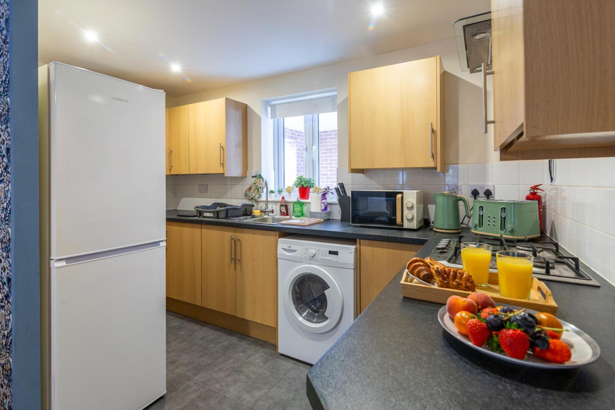 The Vogue Stay, 3 Bedrooms, 2 Bathrooms, Ideal For Jr & Oxford Hospitals, Free Carpark, Conveniently Located For Ring Road Access, 2 Miles From Oxford City Centre Easy Car & Bus Route Ngoại thất bức ảnh